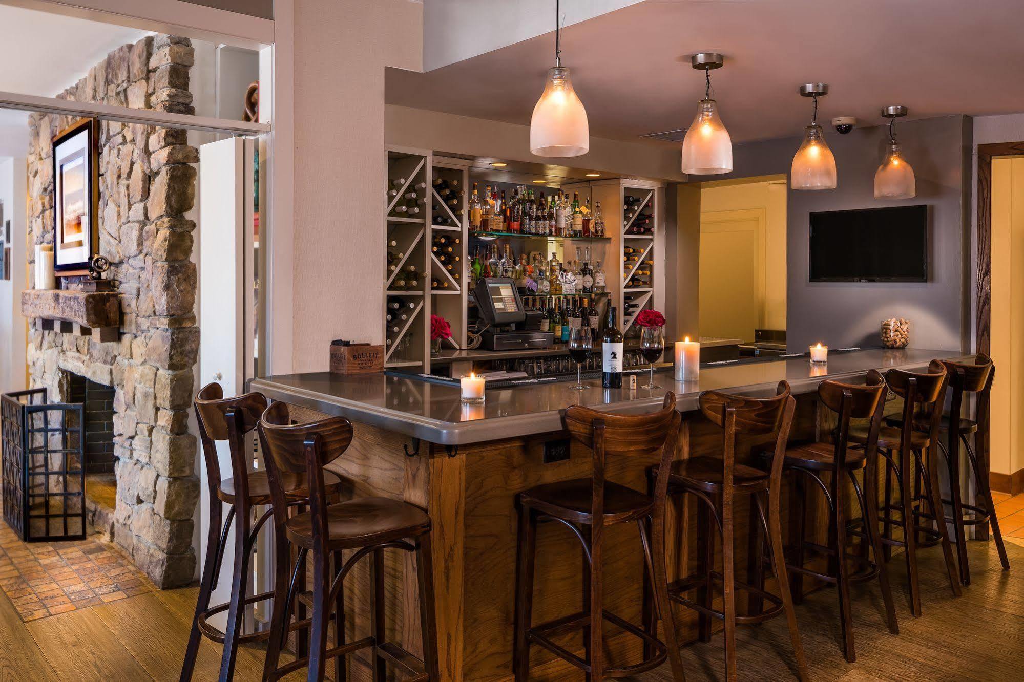 The Westport Inn, An Ascend Hotel Collection Member Экстерьер фото