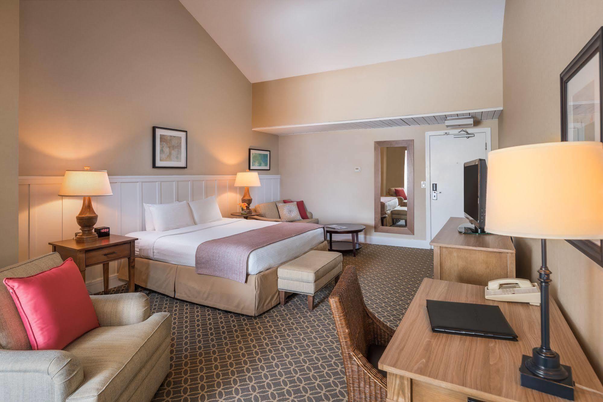 The Westport Inn, An Ascend Hotel Collection Member Экстерьер фото