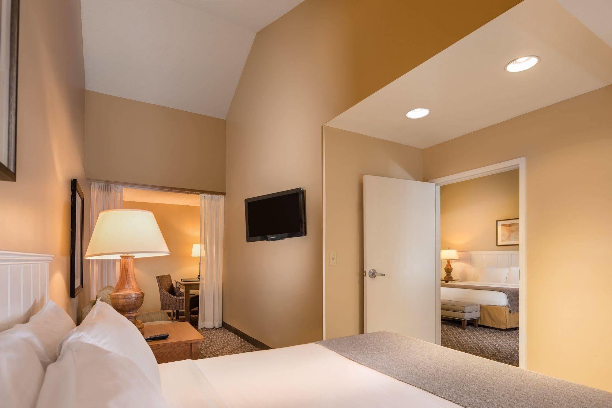 The Westport Inn, An Ascend Hotel Collection Member Экстерьер фото