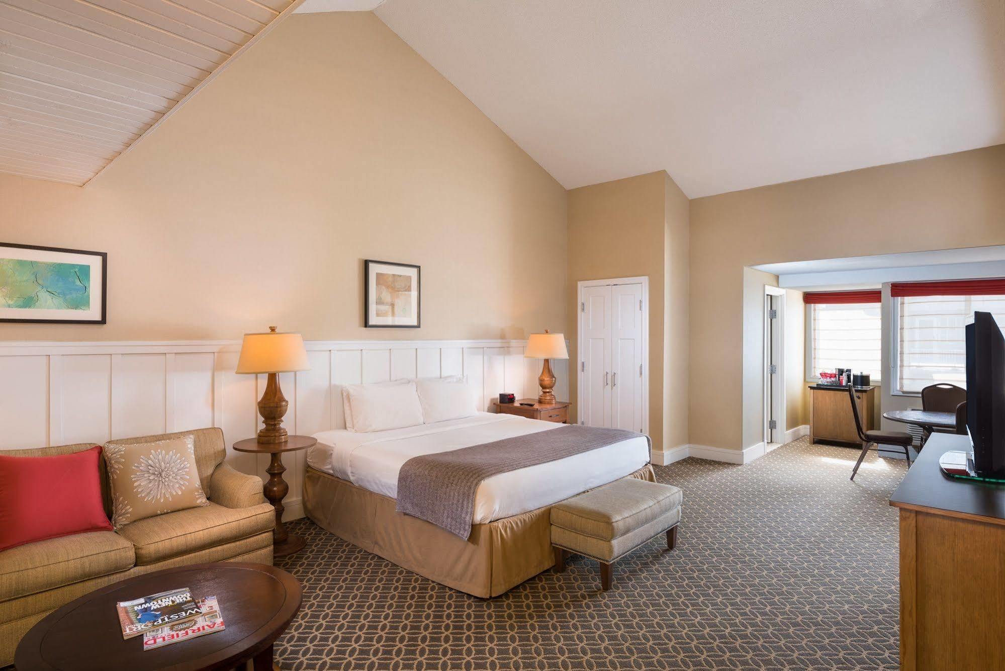 The Westport Inn, An Ascend Hotel Collection Member Экстерьер фото